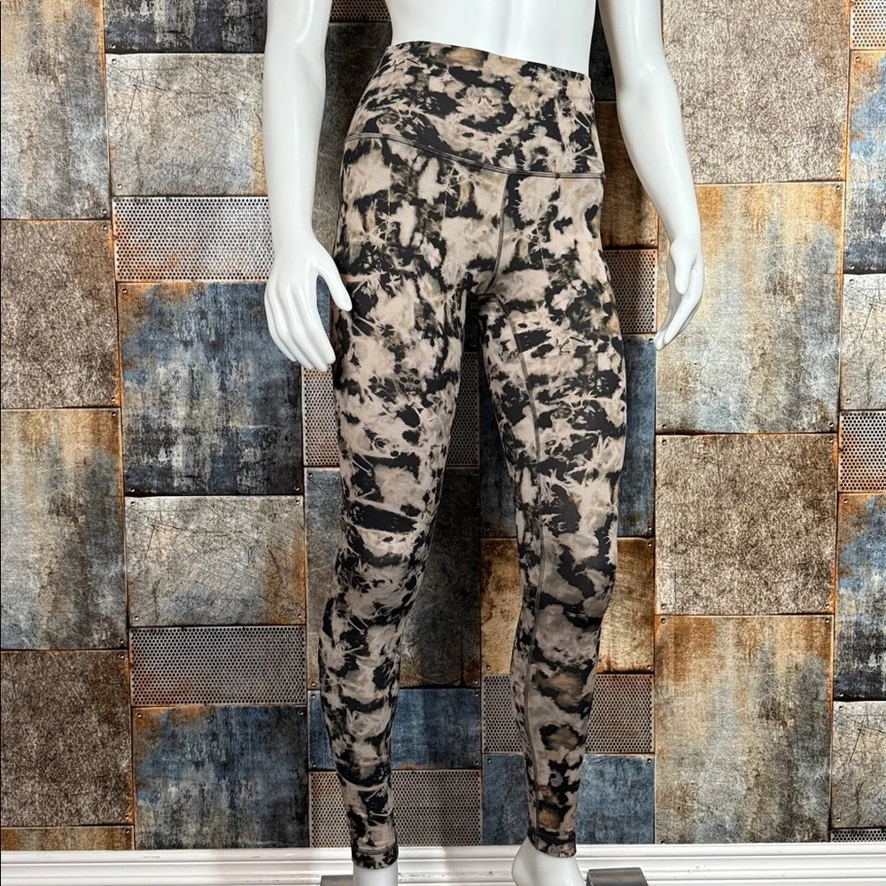 Lululemon Wunder Train High-Rise Tight 28" Size 6 - Picture 2 of 14